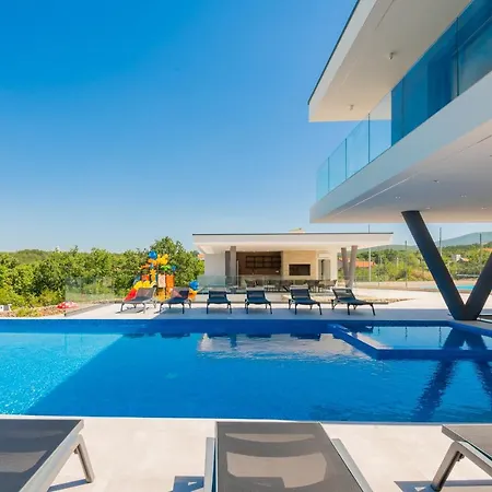 Villa Aqualandia For 20 People *