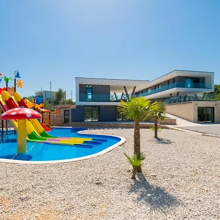 Villa Aqualandia For 20 People *