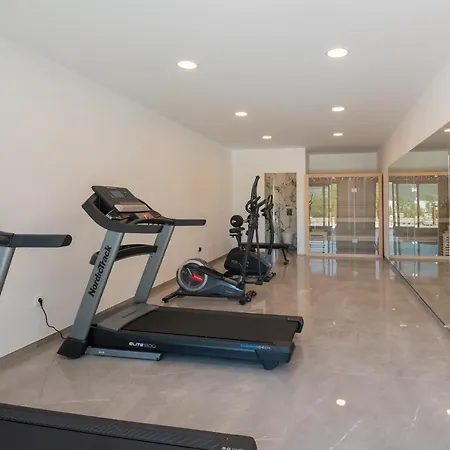 Villa Aqualandia For 20 People Grubine