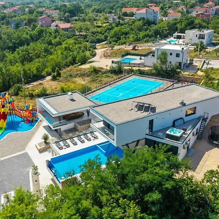 Aqualandia For 20 People Villa