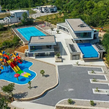 Villa Aqualandia For 20 People *
