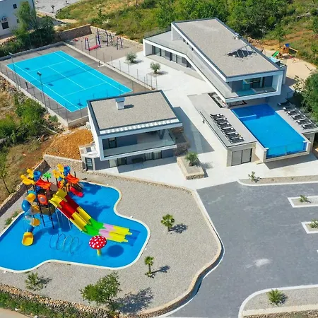 Aqualandia For 20 People Grubine