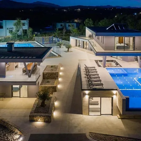 Aqualandia For 20 People Villa *