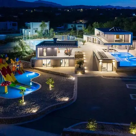 Villa Aqualandia For 20 People *